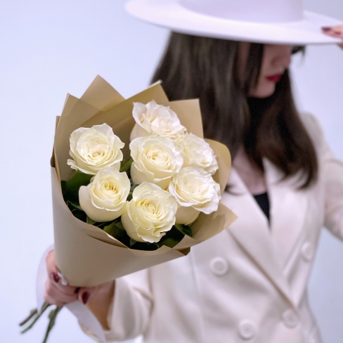 7 Роскошных белых роз (Эквадор)